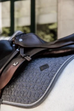 Kentucky Wool Jump Saddle Pad Grey -Saddle Shop 7a610f88e0450a8be69a80aaecb8569411d9705718e641e22ae65596cb176d94