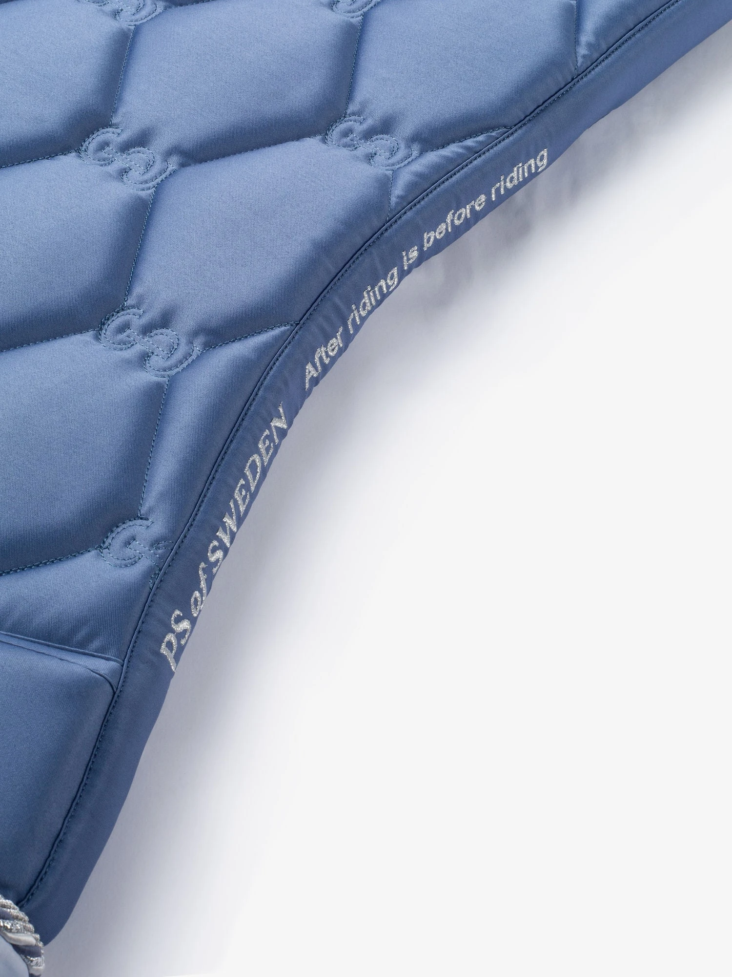 PS Of Sweden Signature Dressage Saddle Pad Dove Blue 2 PS Of Sweden Signature Dressage Saddle Pad Dove Blue - Image 2