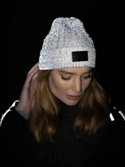 Equestrian Stockholm Reflective Beanie Luminous Black -Saddle Shop luminous black beanie mossa mutze muts hov 2