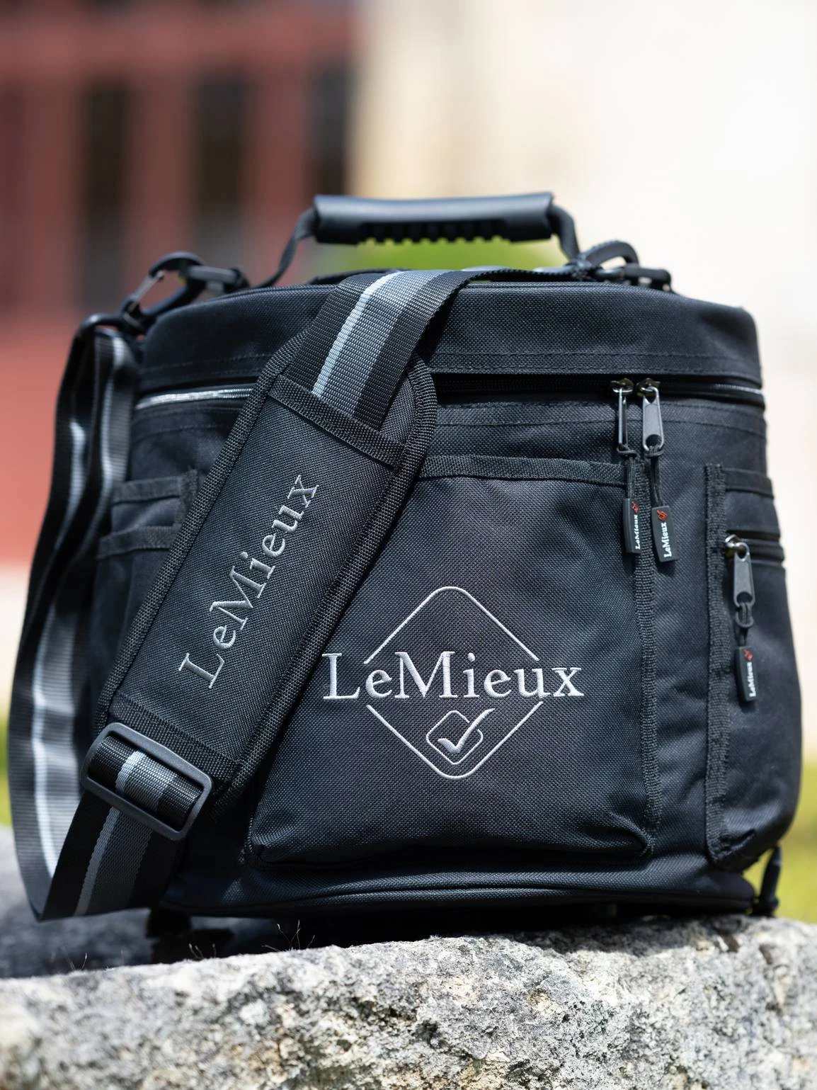 LeMieux Elite Circular Grooming Bag Black 3 LeMieux Elite Circular Grooming Bag Black - Image 3